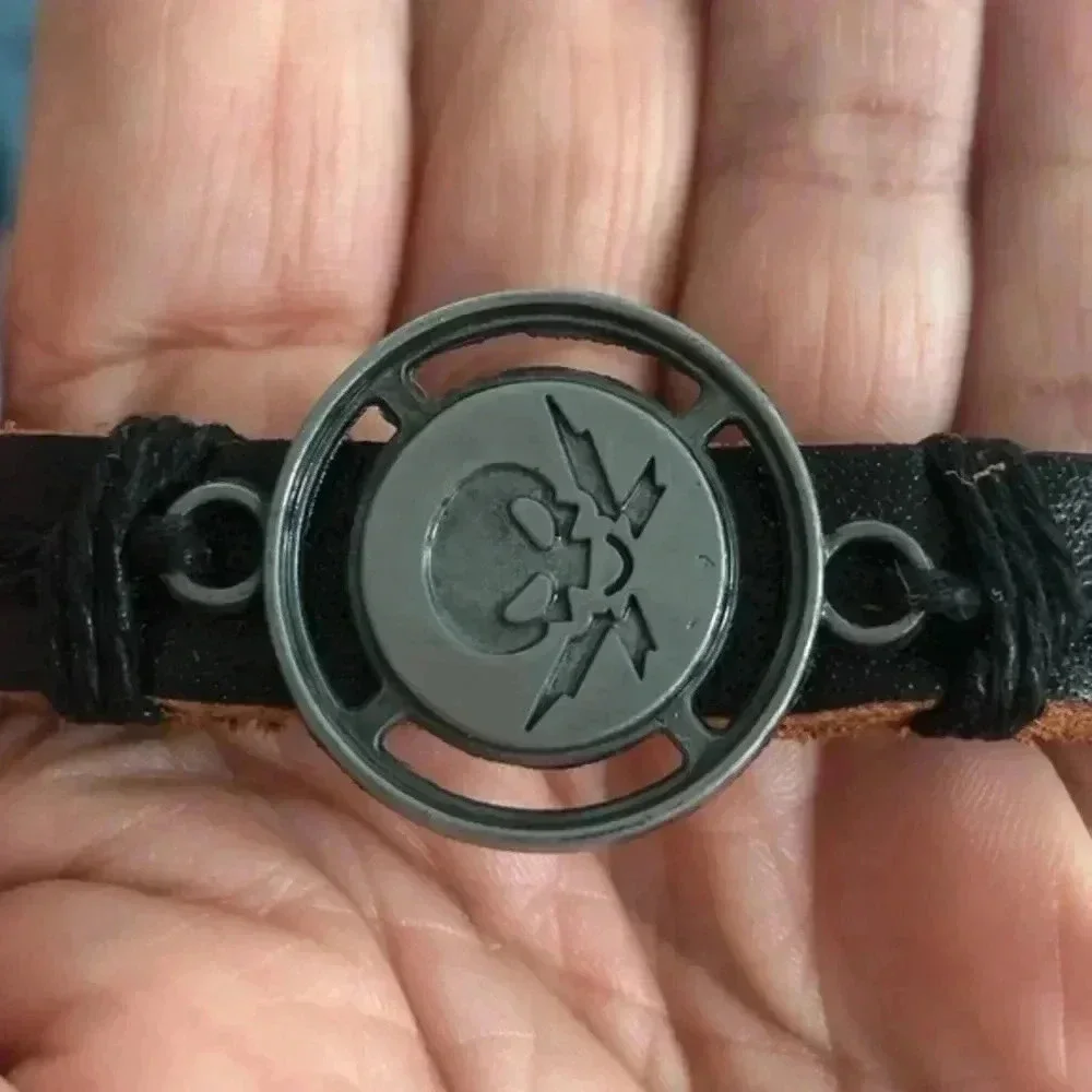 Pewter Skull Crossbones Round Leather & Hemp Adjustable Bracelet NWT